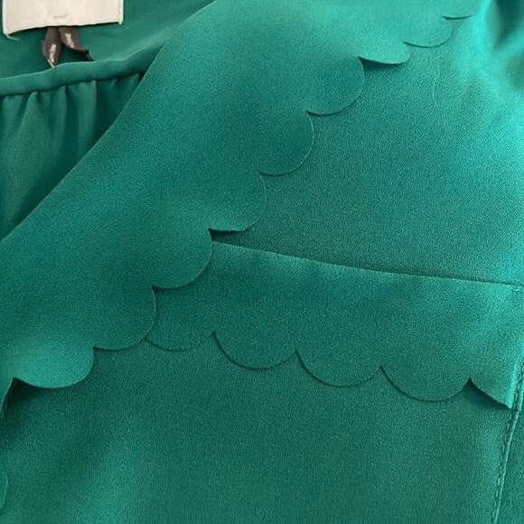 Anthropologie HD in Paris Kelly Green Silky Scalloped Blouse Top Preppy Office - Picture 4 of 7